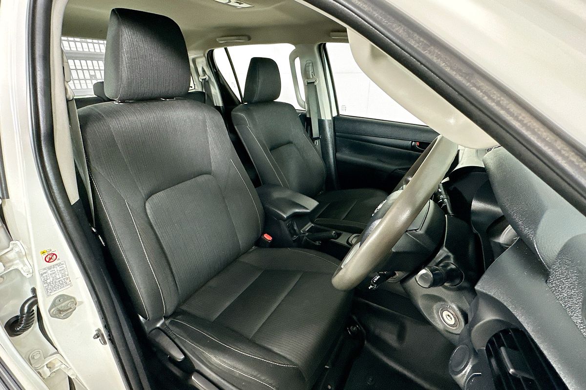 2018 Toyota HILUX SR (4x4) GUN126R MY19 4X4