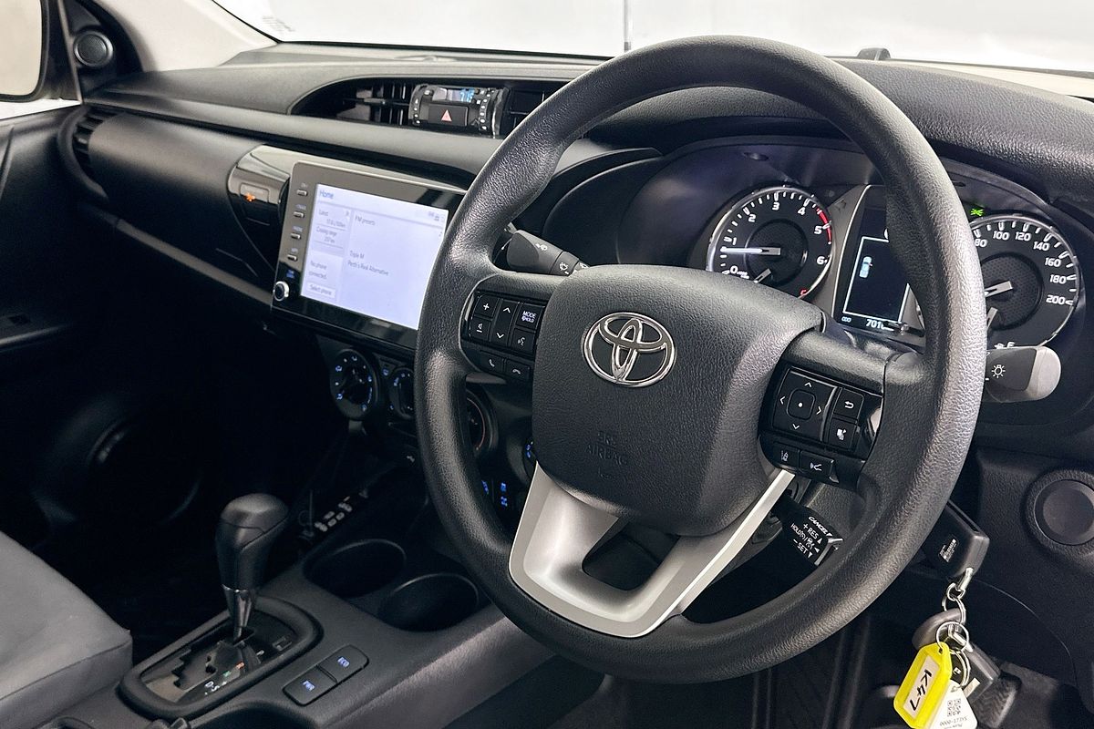 2025 Toyota HILUX SR (4x4) STEEL WHEELS GUN126R RC 4X4