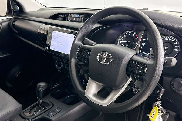 2025 Toyota HILUX SR (4x4) STEEL WHEELS GUN126R RC 4X4