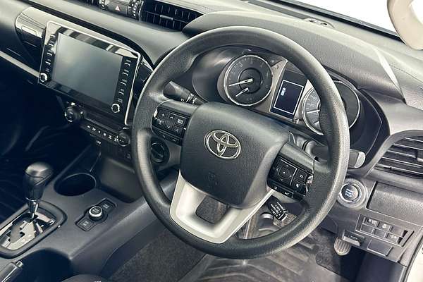2024 Toyota HILUX SR 48V (4x4) GUN126R 4X4