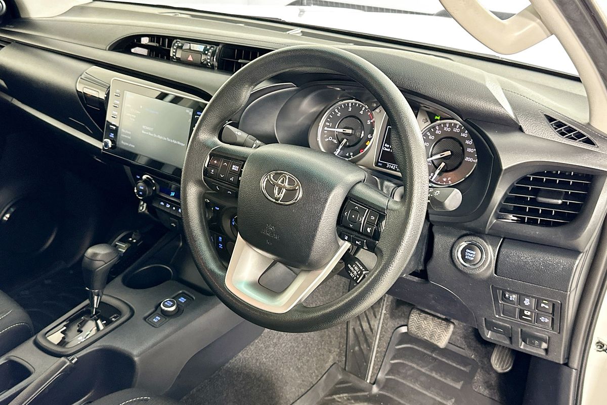 2024 Toyota HILUX SR 48V (4x4) GUN126R 4X4
