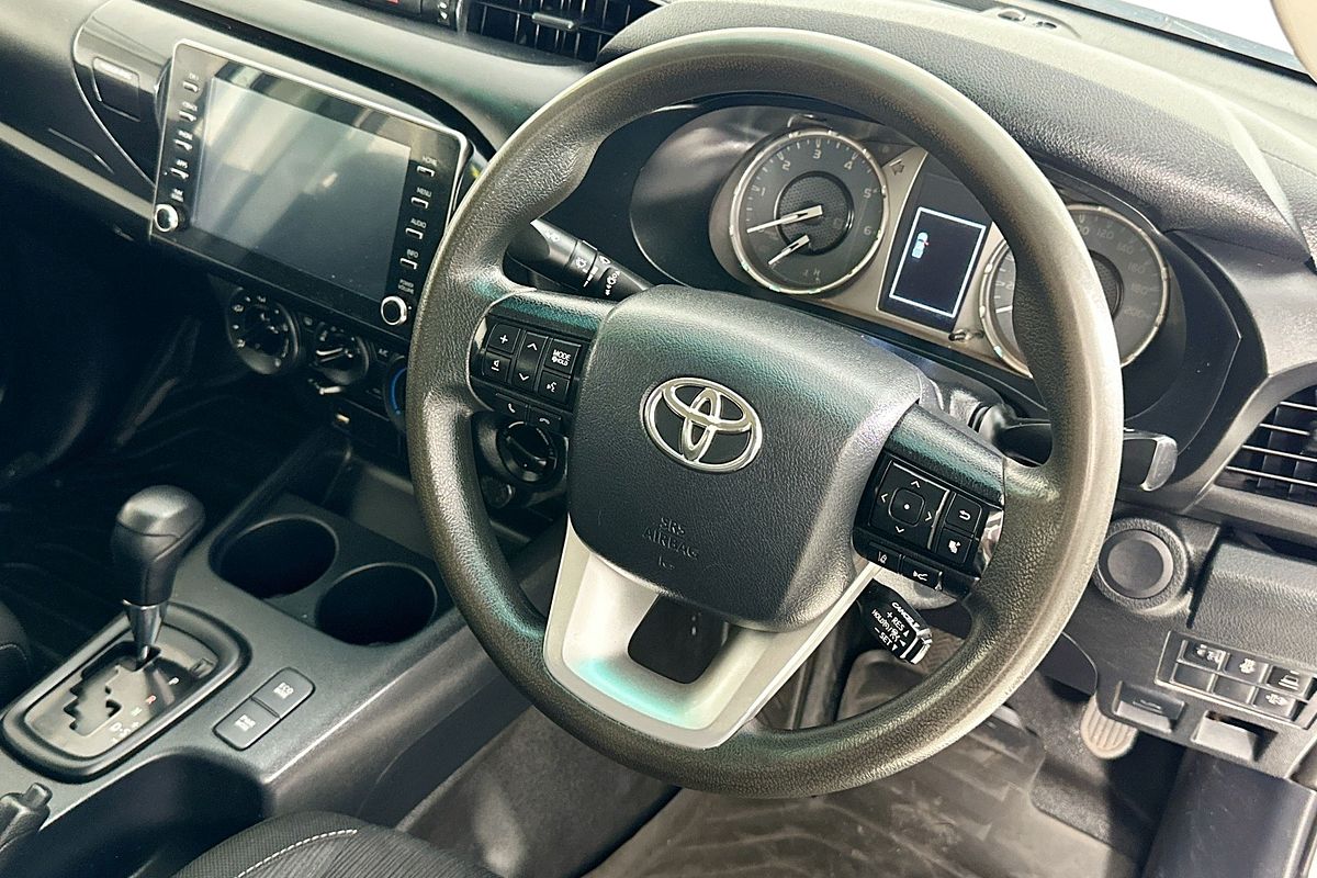 2021 Toyota HILUX SR (4x4) GUN126R FACELIFT 4X4