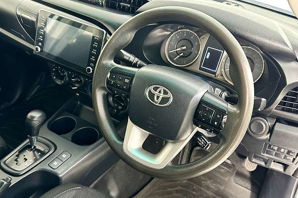 2021 Toyota HILUX SR (4x4) GUN126R FACELIFT 4X4