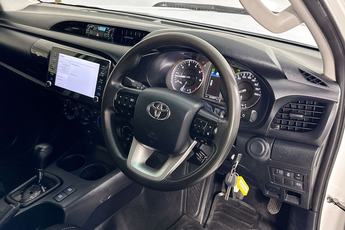 2021 Toyota HILUX SR (4x4) GUN126R FACELIFT 4X4