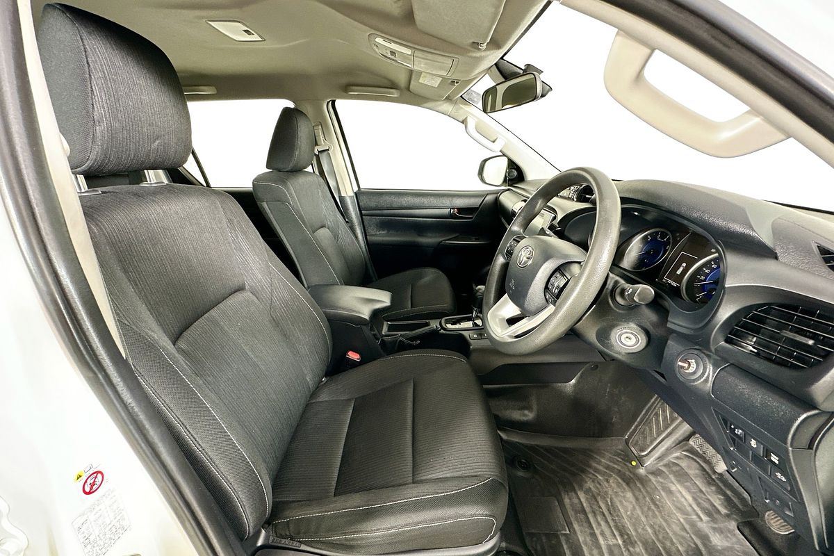 2019 Toyota HILUX SR (4x4) GUN126R MY19 4X4