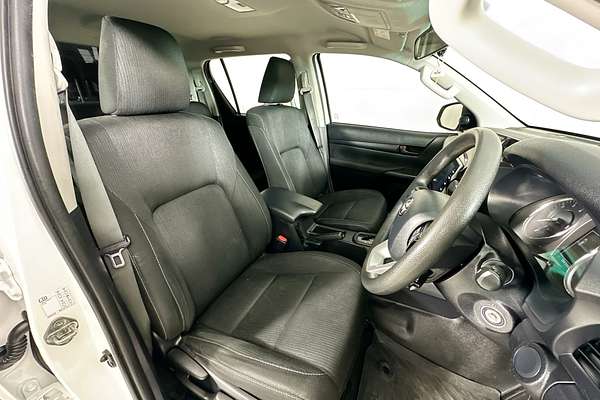 2022 Toyota HILUX SR (4x4) GUN126R 4X4