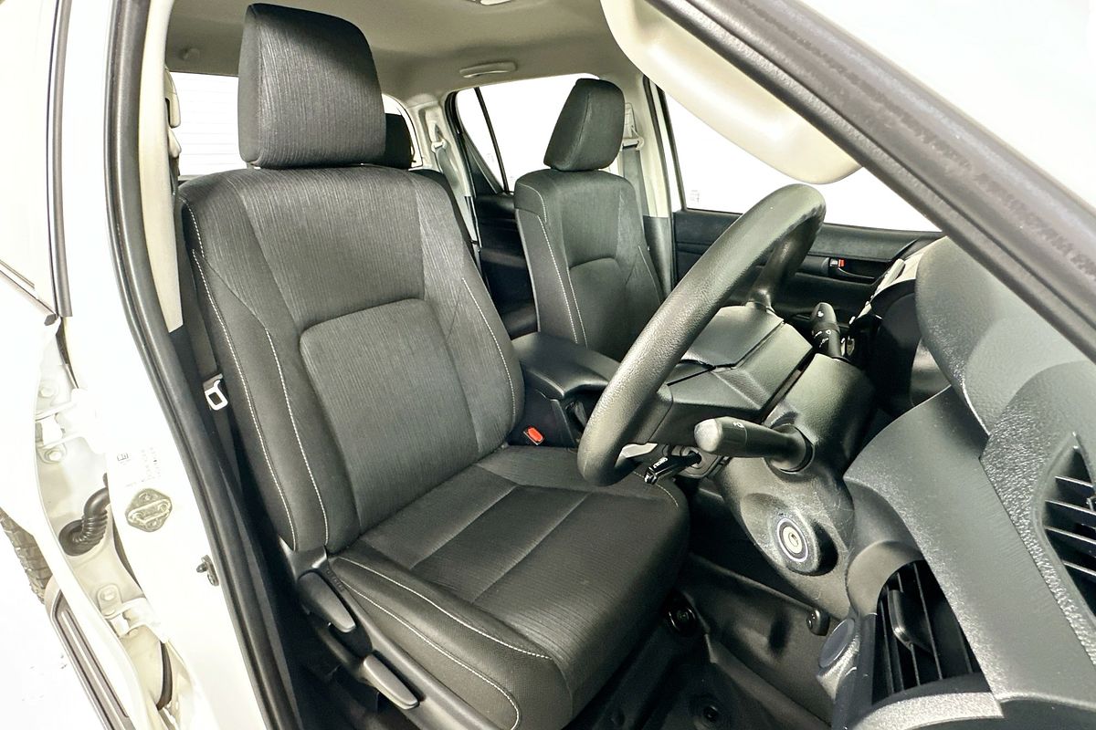 2021 Toyota HILUX SR (4x4) GUN126R FACELIFT 4X4