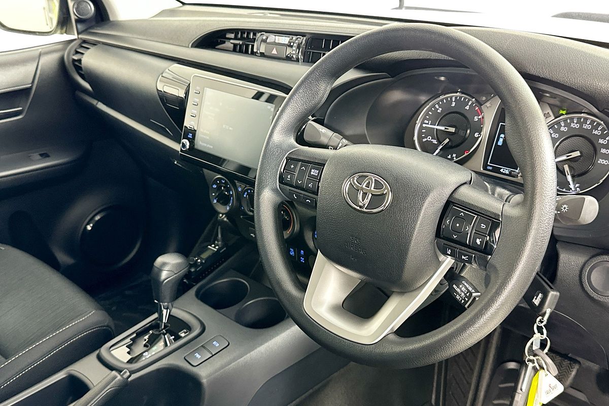 2025 Toyota HILUX SR (4x4) STEEL WHEELS GUN126R RC 4X4