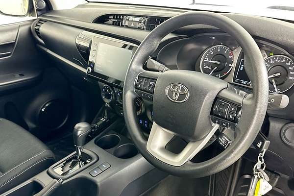 2025 Toyota HILUX SR (4x4) STEEL WHEELS GUN126R RC 4X4