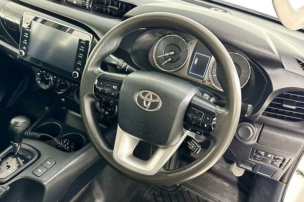 2022 Toyota HILUX SR (4x4) STEEL WHEELS GUN126R 4X4
