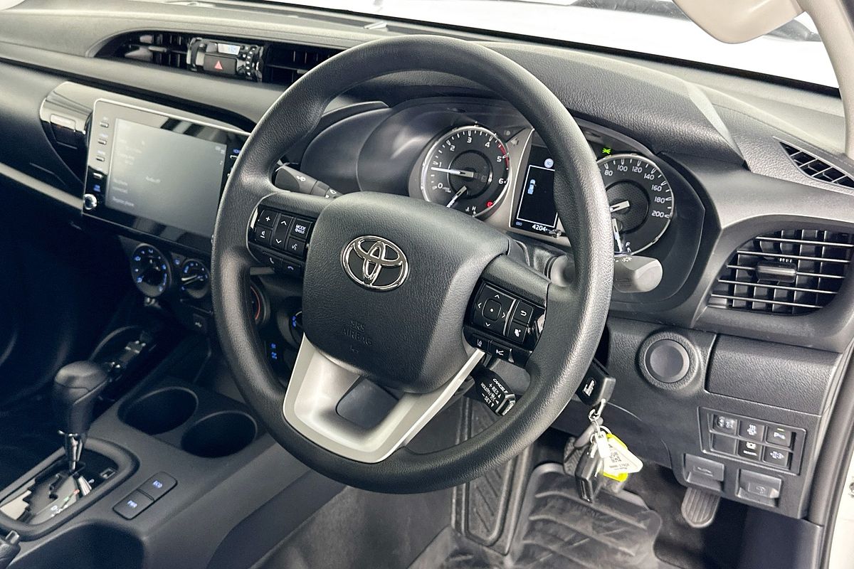 2025 Toyota HILUX SR (4x4) STEEL WHEELS GUN126R RC 4X4