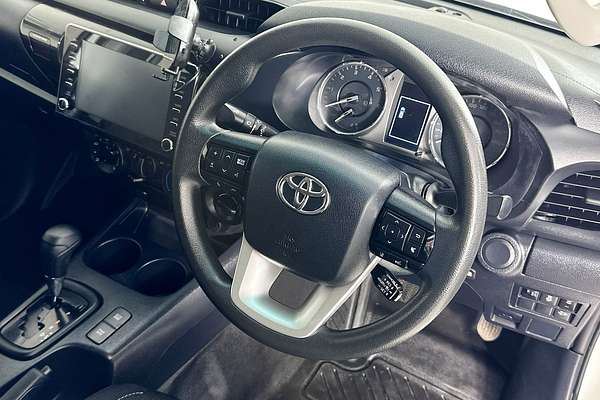 2020 Toyota HILUX SR (4x4) GUN126R FACELIFT 4X4