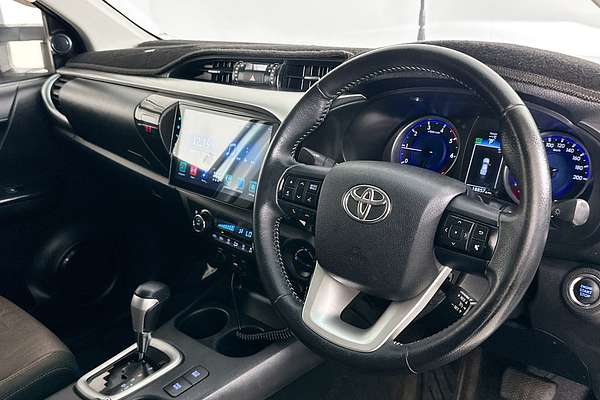 2018 Toyota HILUX SR5 (4x4) GUN126R MY17 4X4