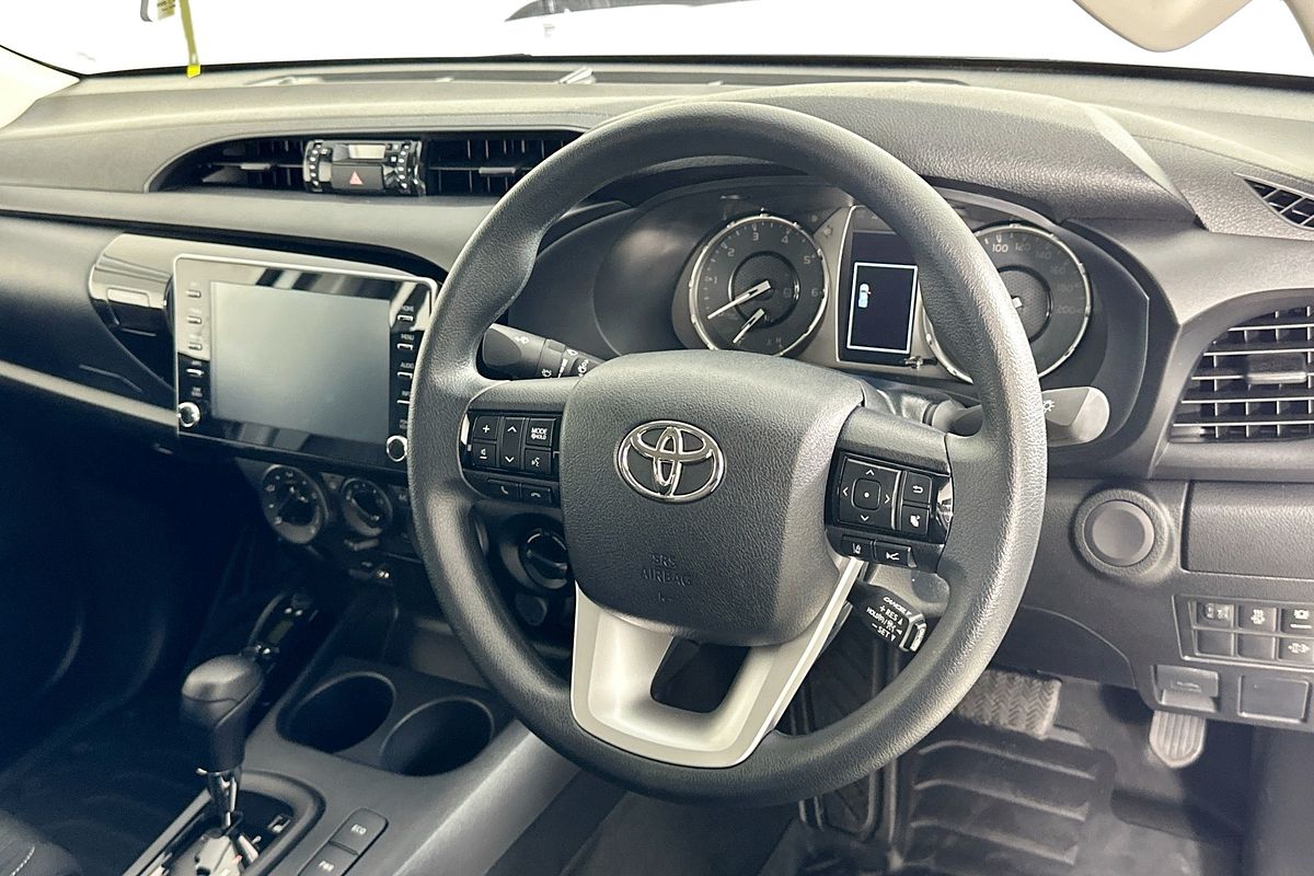 2025 Toyota HILUX SR (4x4) STEEL WHEELS GUN126R RC 4X4