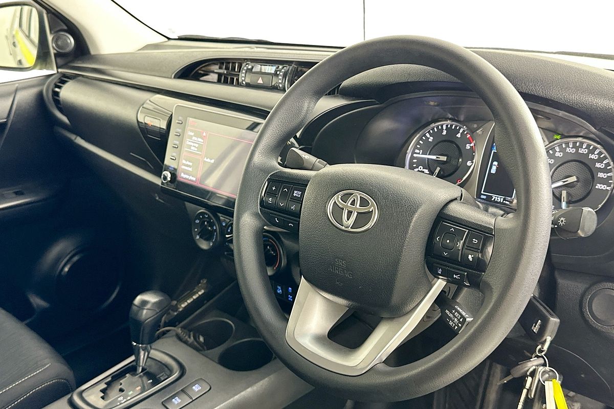 2021 Toyota HILUX SR (4x4) GUN126R FACELIFT 4X4