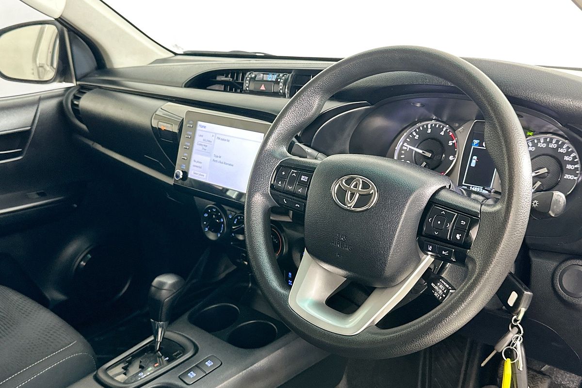 2020 Toyota Hilux SR (4x4) GUN126R FACELIFT 4X4