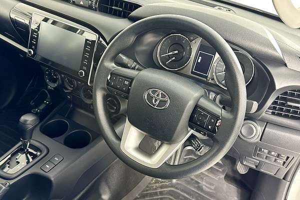 2025 Toyota HILUX SR (4x4) STEEL WHEELS GUN126R RC 4X4