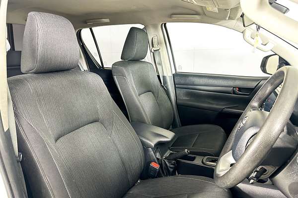 2022 Toyota HILUX SR (4x4) GUN126R 4X4