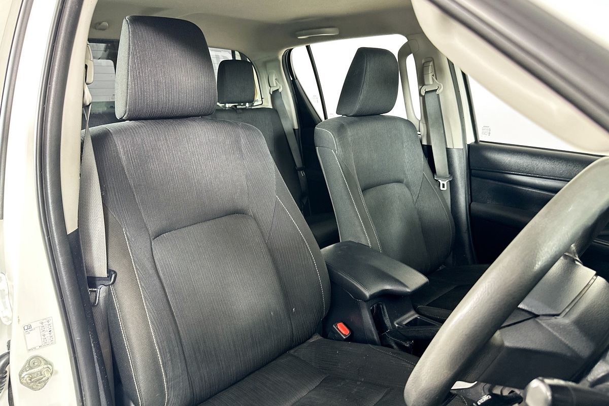 2021 Toyota HILUX SR (4x4) GUN126R FACELIFT 4X4