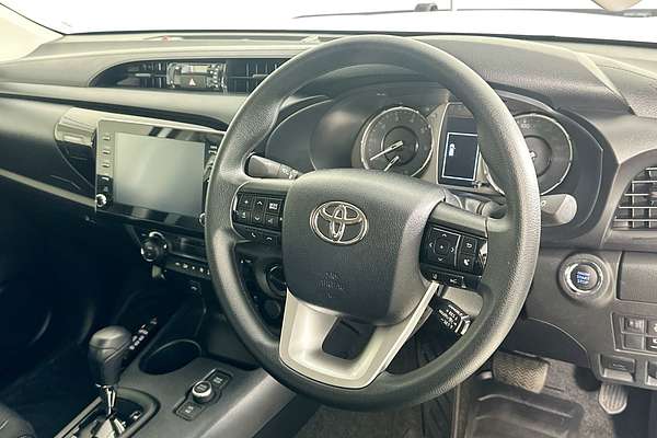 2024 Toyota HILUX SR 48V (4x4) GUN126R 4X4