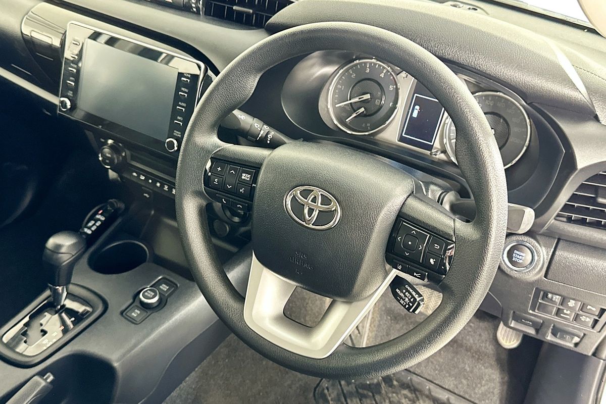 2024 Toyota HILUX SR 48V (4x4) GUN126R 4X4