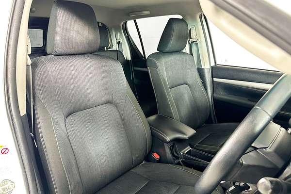 2019 Toyota HILUX SR5 (4x4) GUN126R MY19 4X4