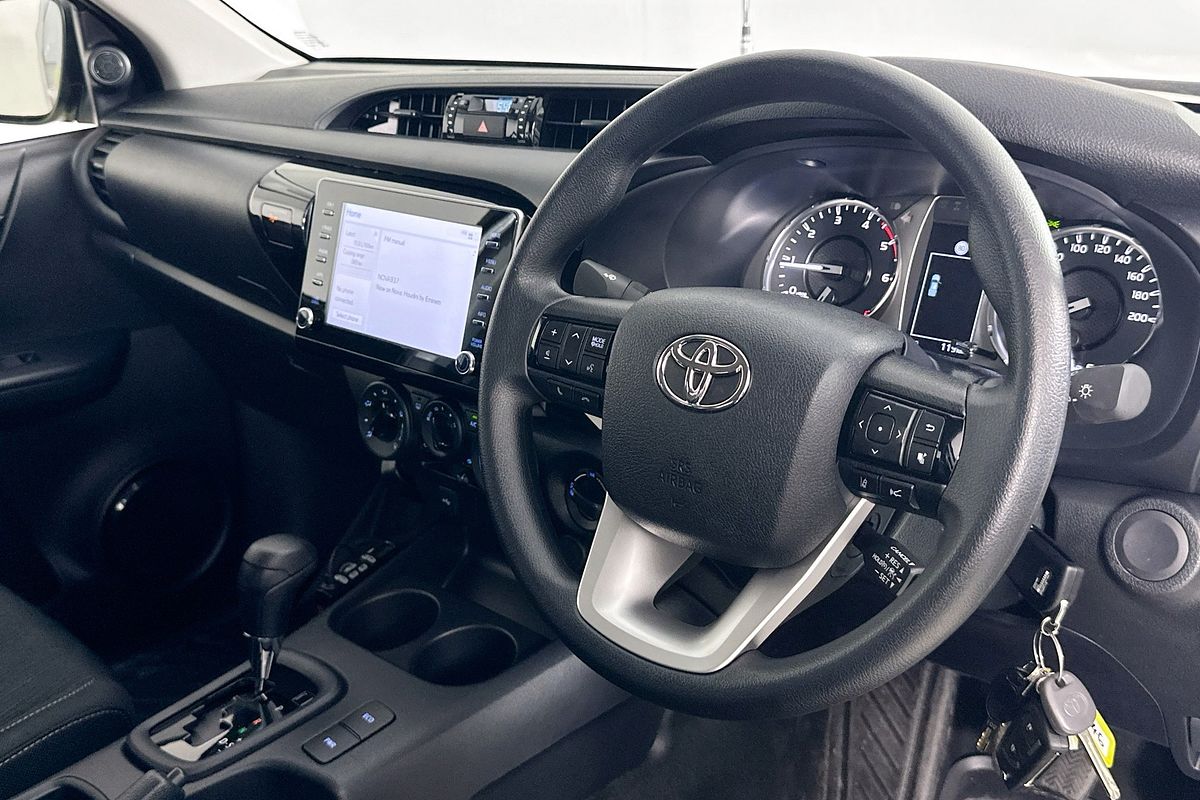 2025 Toyota HILUX SR (4x4) STEEL WHEELS GUN126R RC 4X4