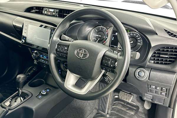 2025 Toyota HILUX SR 48V (4x4) GUN126R RC 4X4