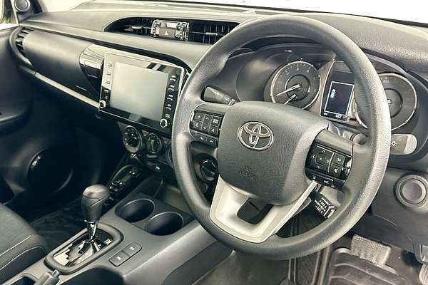 2025 Toyota HILUX SR (4x4) STEEL WHEELS GUN126R RC 4X4