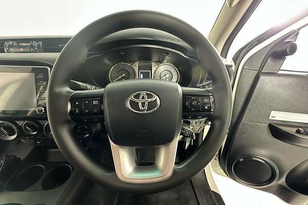 2021 Toyota HILUX SR (4x4) GUN126R FACELIFT 4X4