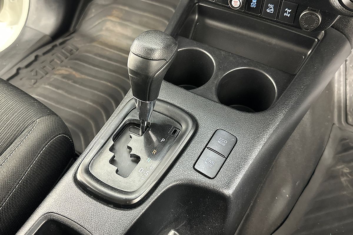 2019 Toyota HILUX SR (4x4) GUN126R MY19 4X4