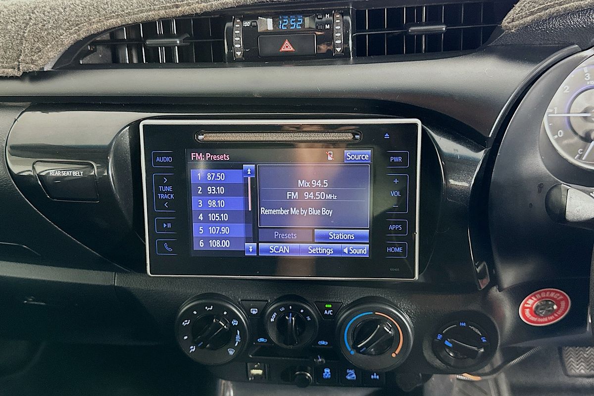 2018 Toyota HILUX SR (4x4) GUN126R MY19 4X4