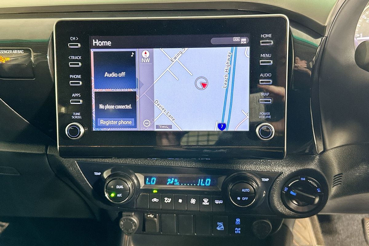 2021 Toyota HILUX SR5 (4x4) GUN126R FACELIFT 4X4