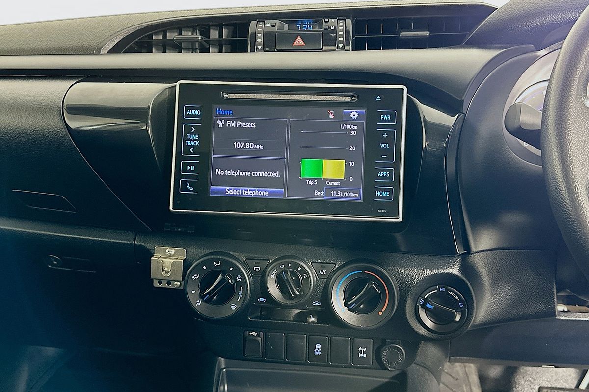 2017 Toyota HILUX SR GUN126R 4X4