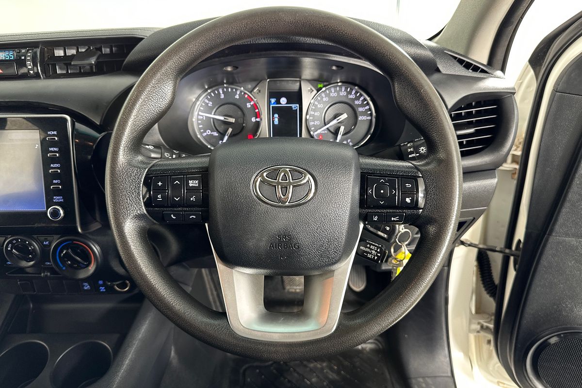 2020 Toyota HILUX SR (4x4) GUN126R FACELIFT 4X4