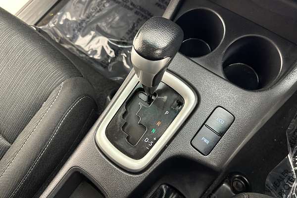 2021 Toyota HILUX SR5 (4x4) GUN126R FACELIFT 4X4