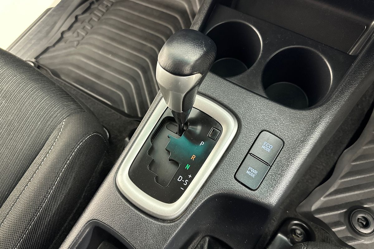 2020 Toyota HILUX SR5 GUN126R 4X4