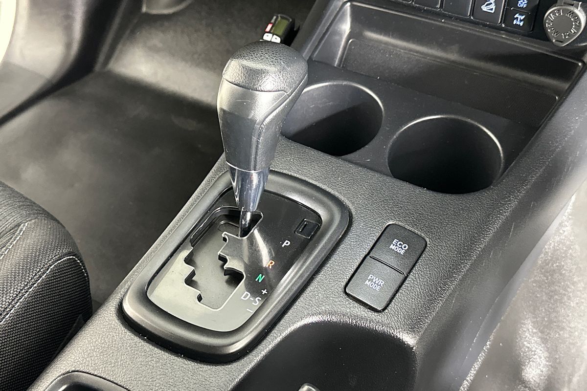 2021 Toyota HILUX SR (4x4) GUN126R FACELIFT 4X4