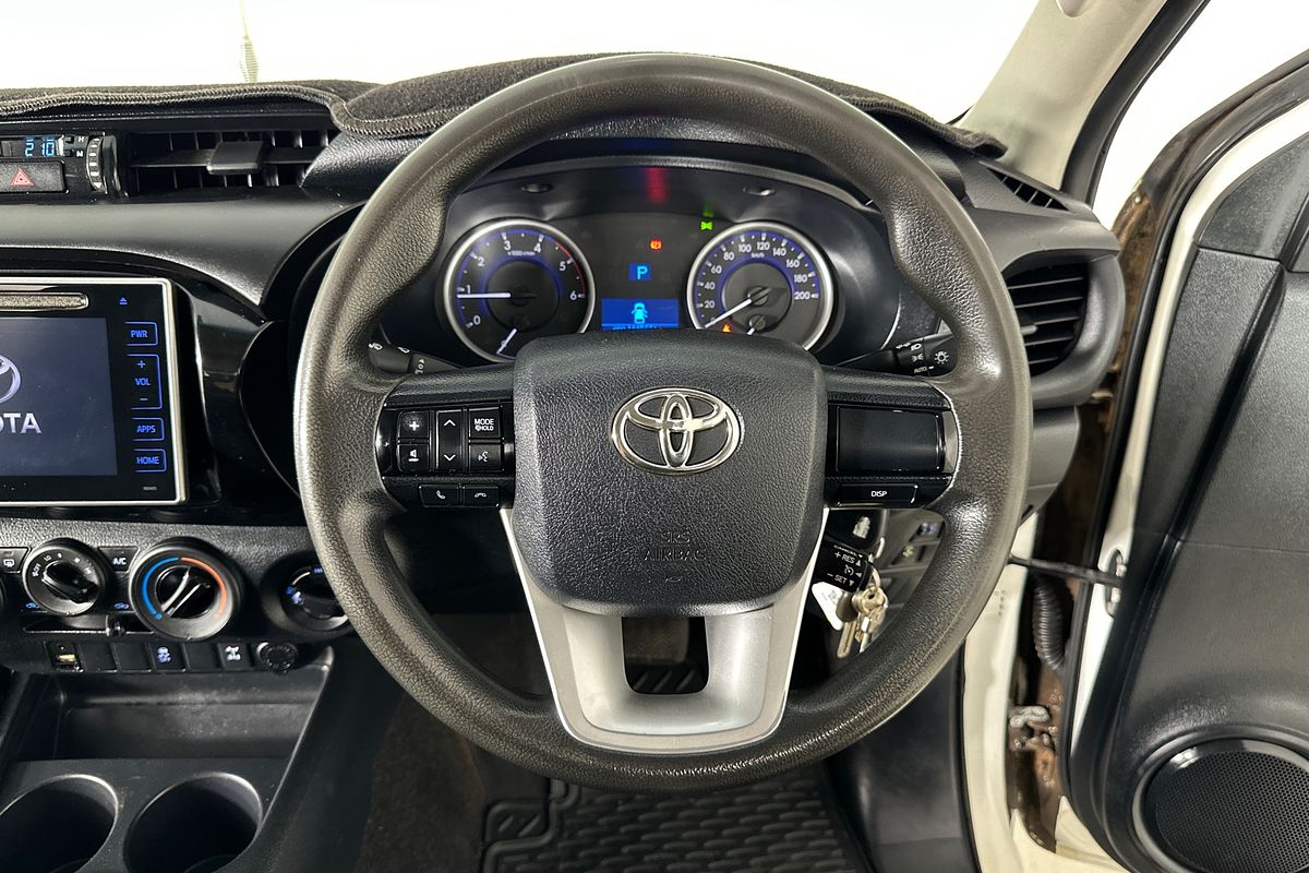 2016 Toyota HILUX SR (4x4) GUN126R 4X4