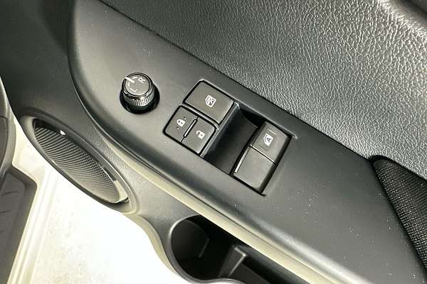 2025 Toyota HILUX WORKMATE (4x2) TGN121R RC REAR WHEEL DRIVE