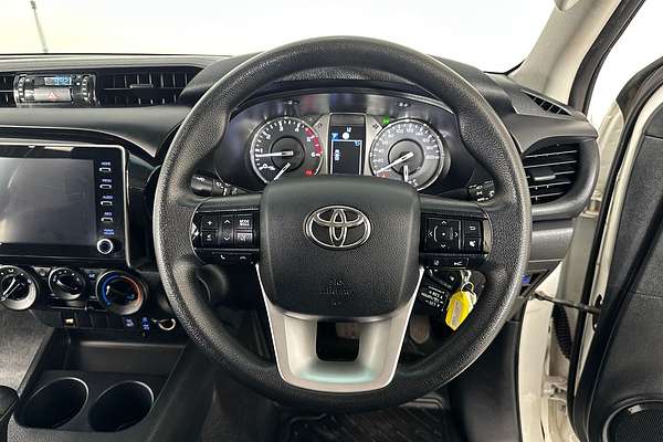 2020 Toyota HILUX SR (4x4) GUN126R FACELIFT 4X4