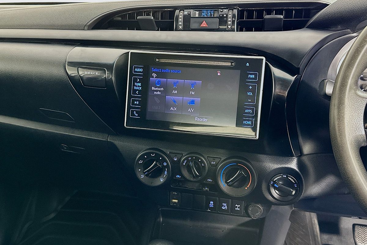 2019 Toyota HILUX SR (4x4) GUN126R MY19 4X4