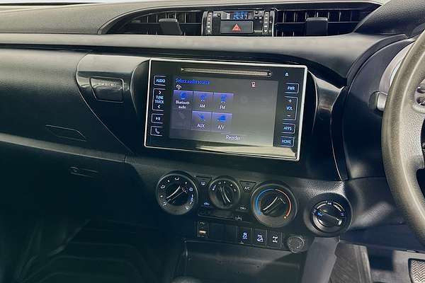 2019 Toyota HILUX SR (4x4) GUN126R MY19 4X4