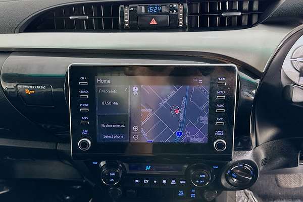2021 Toyota HILUX SR5 (4x4) GUN126R FACELIFT 4X4