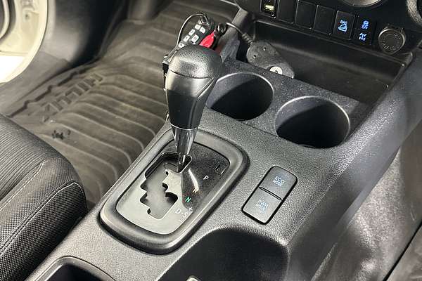 2021 Toyota HILUX SR (4x4) GUN126R FACELIFT 4X4