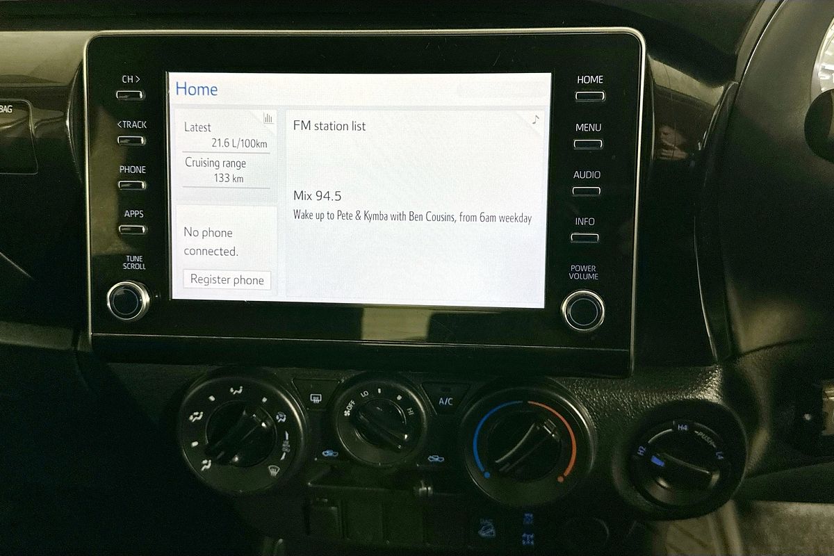 2020 Toyota HILUX SR (4x4) GUN126R FACELIFT 4X4