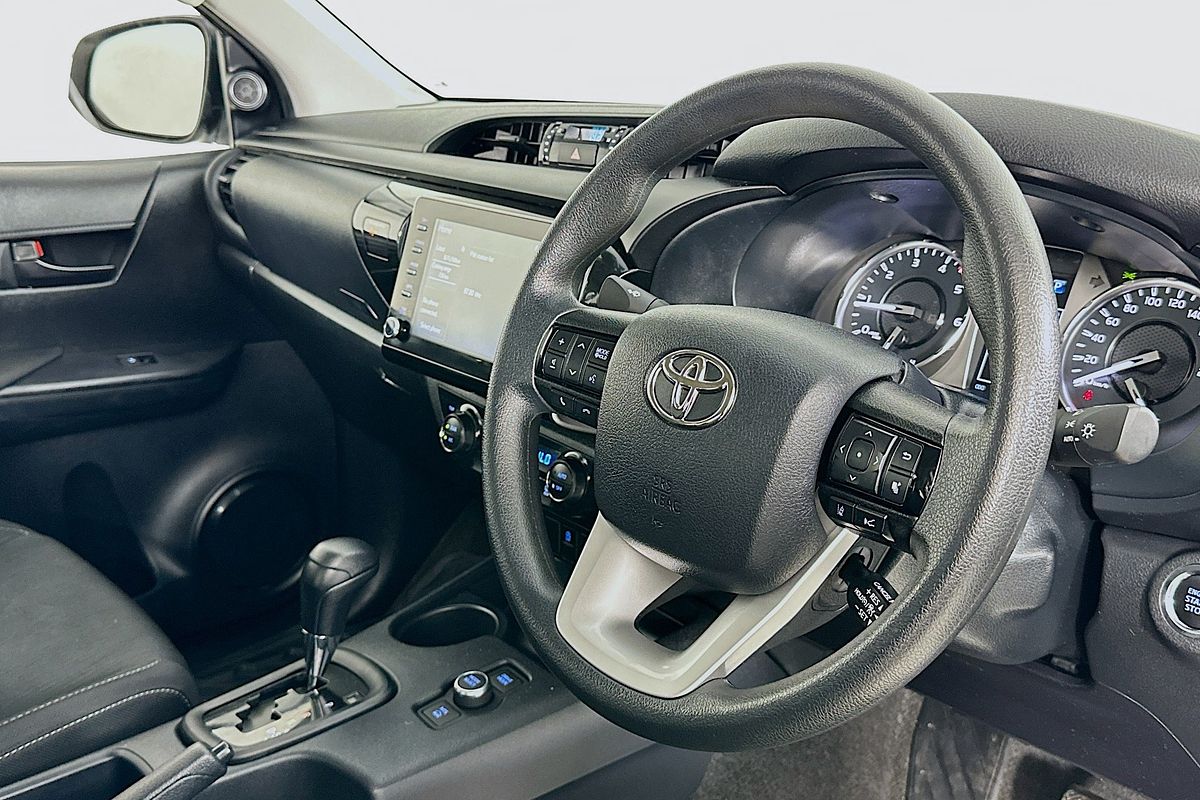 2024 Toyota HILUX SR 48V (4x4) GUN126R 4X4