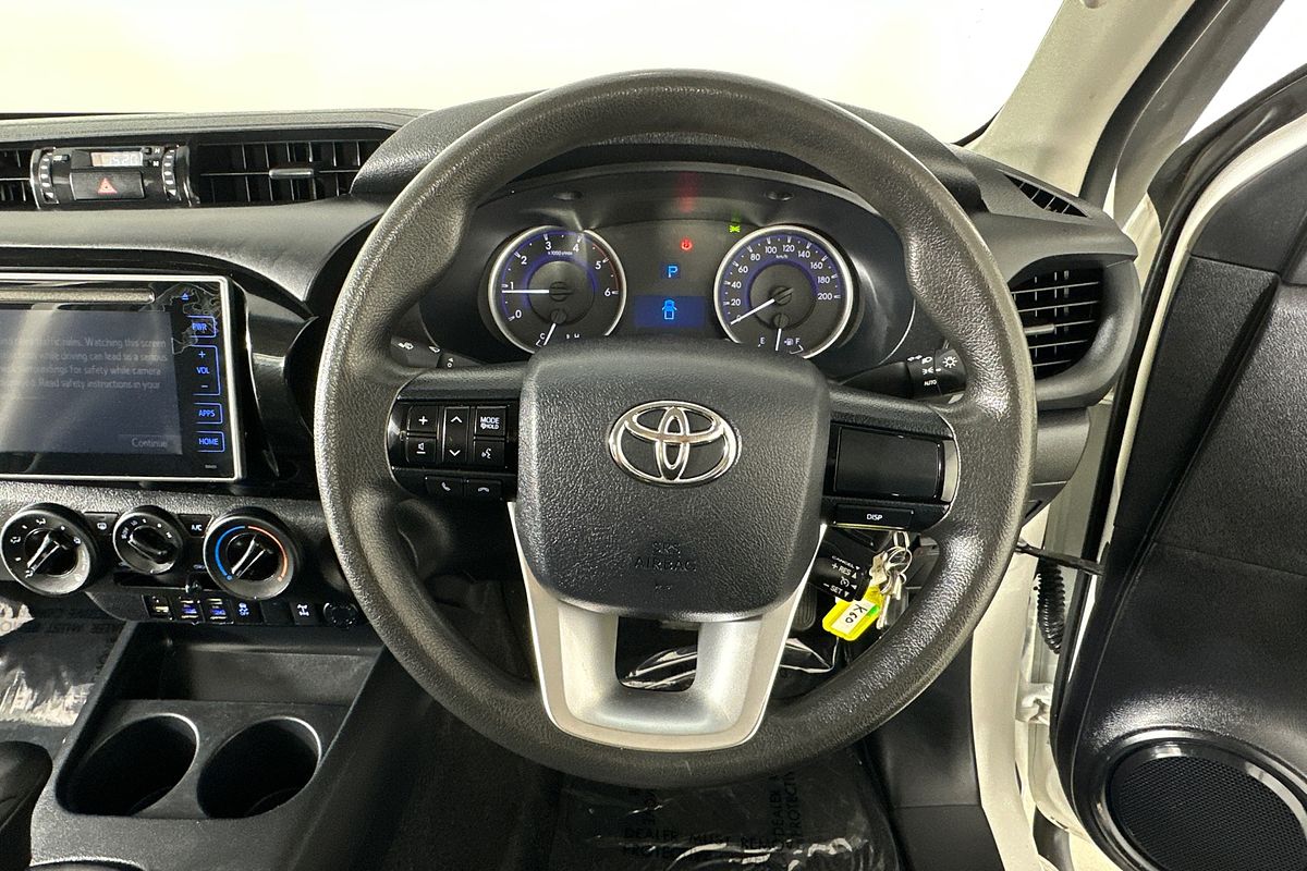 2016 Toyota HILUX SR (4x4) GUN126R 4X4