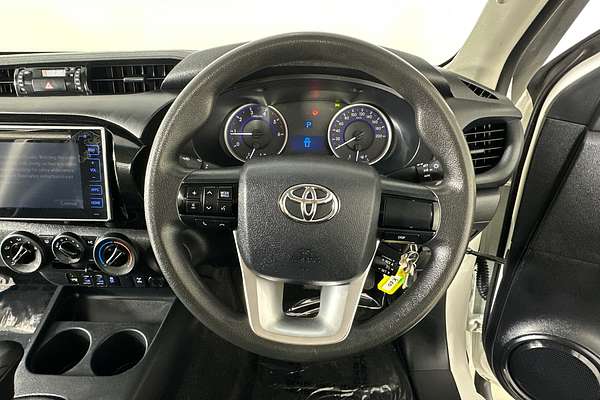 2016 Toyota HILUX SR (4x4) GUN126R 4X4
