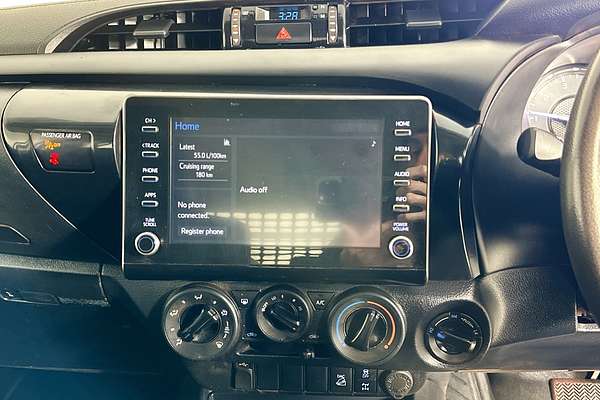 2021 Toyota HILUX SR (4x4) GUN126R FACELIFT 4X4